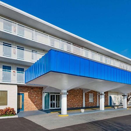 Howard Johnson By Wyndham Staunton Exterior foto