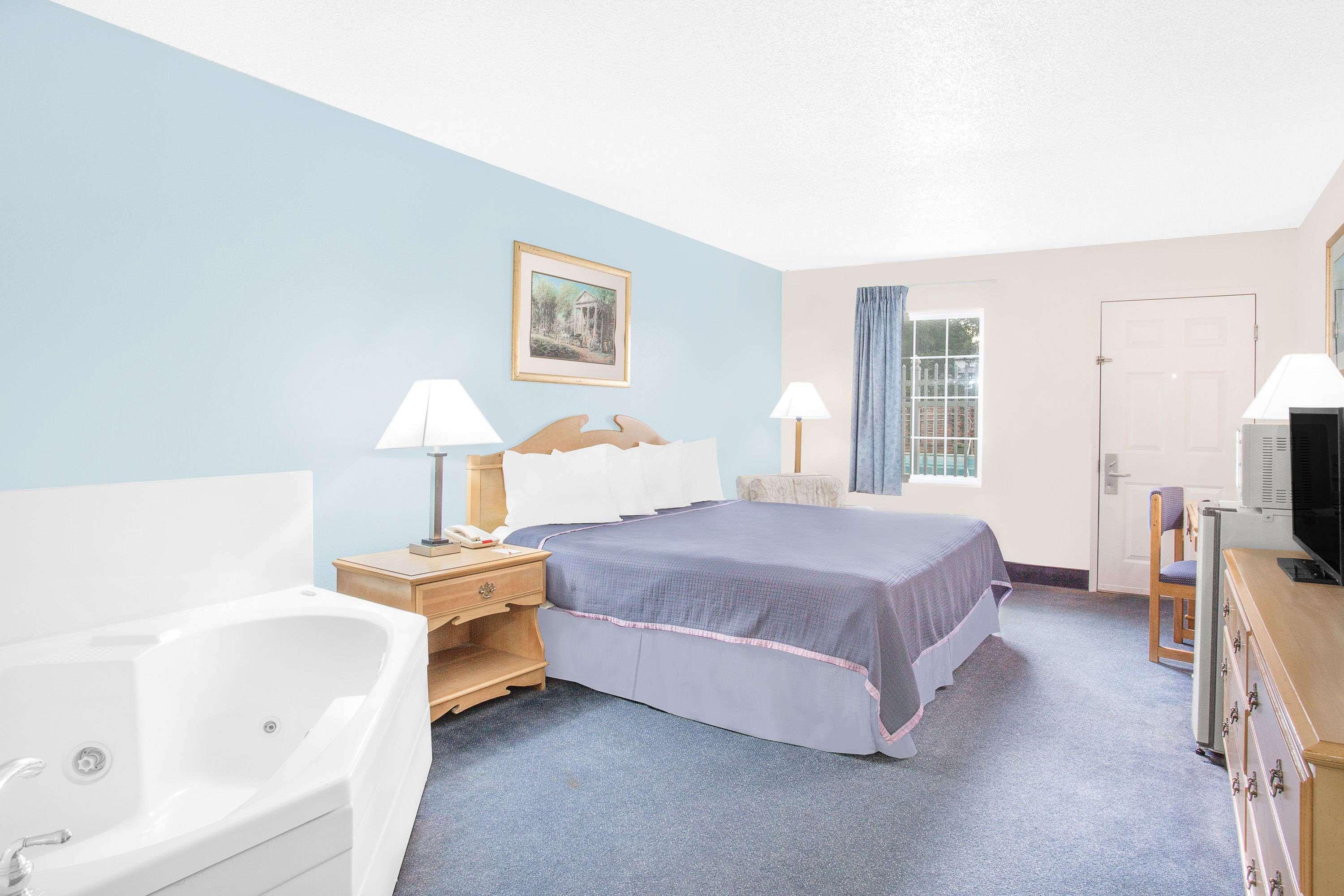 Howard Johnson By Wyndham Staunton Exterior foto