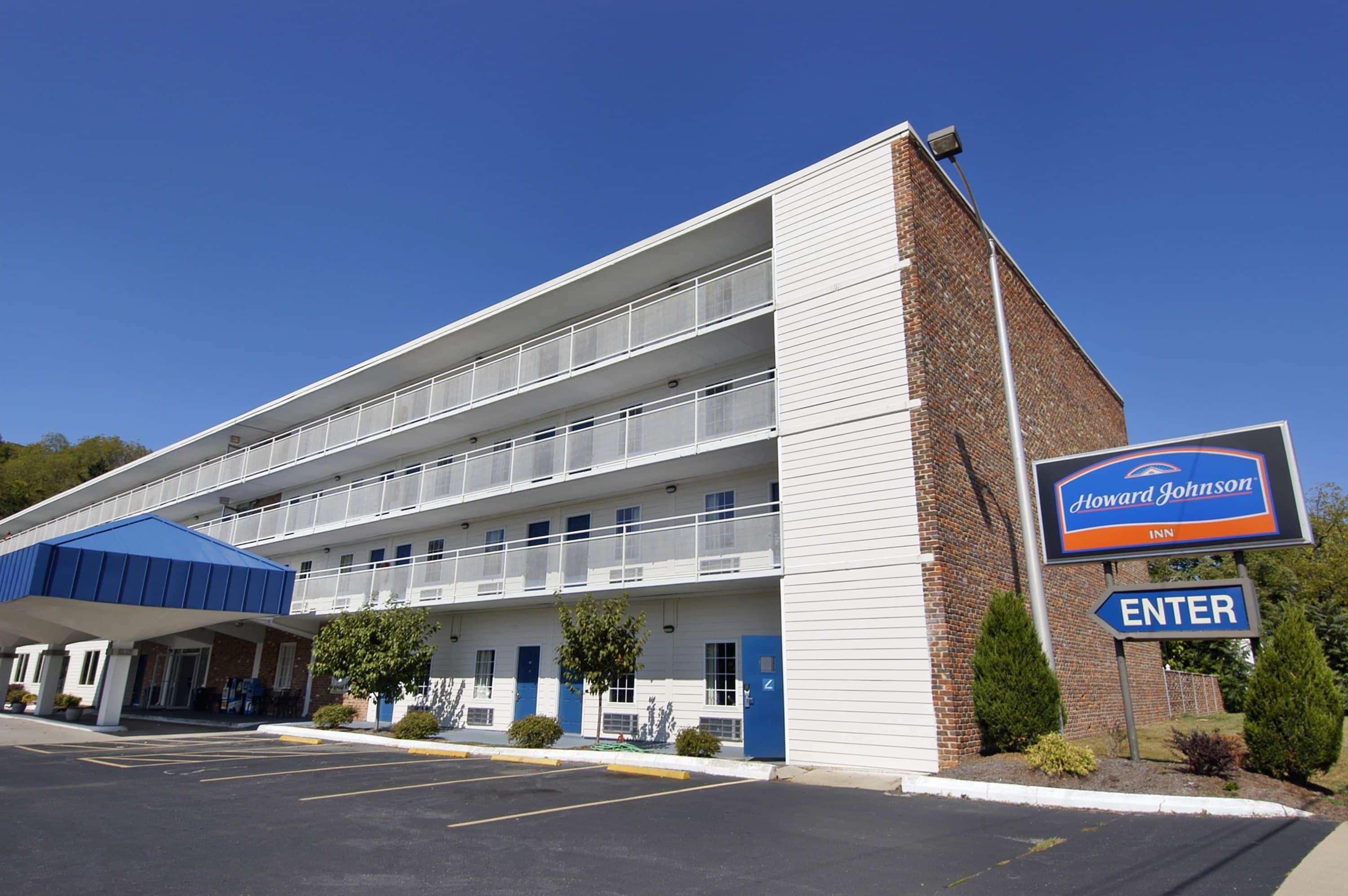 Howard Johnson By Wyndham Staunton Exterior foto