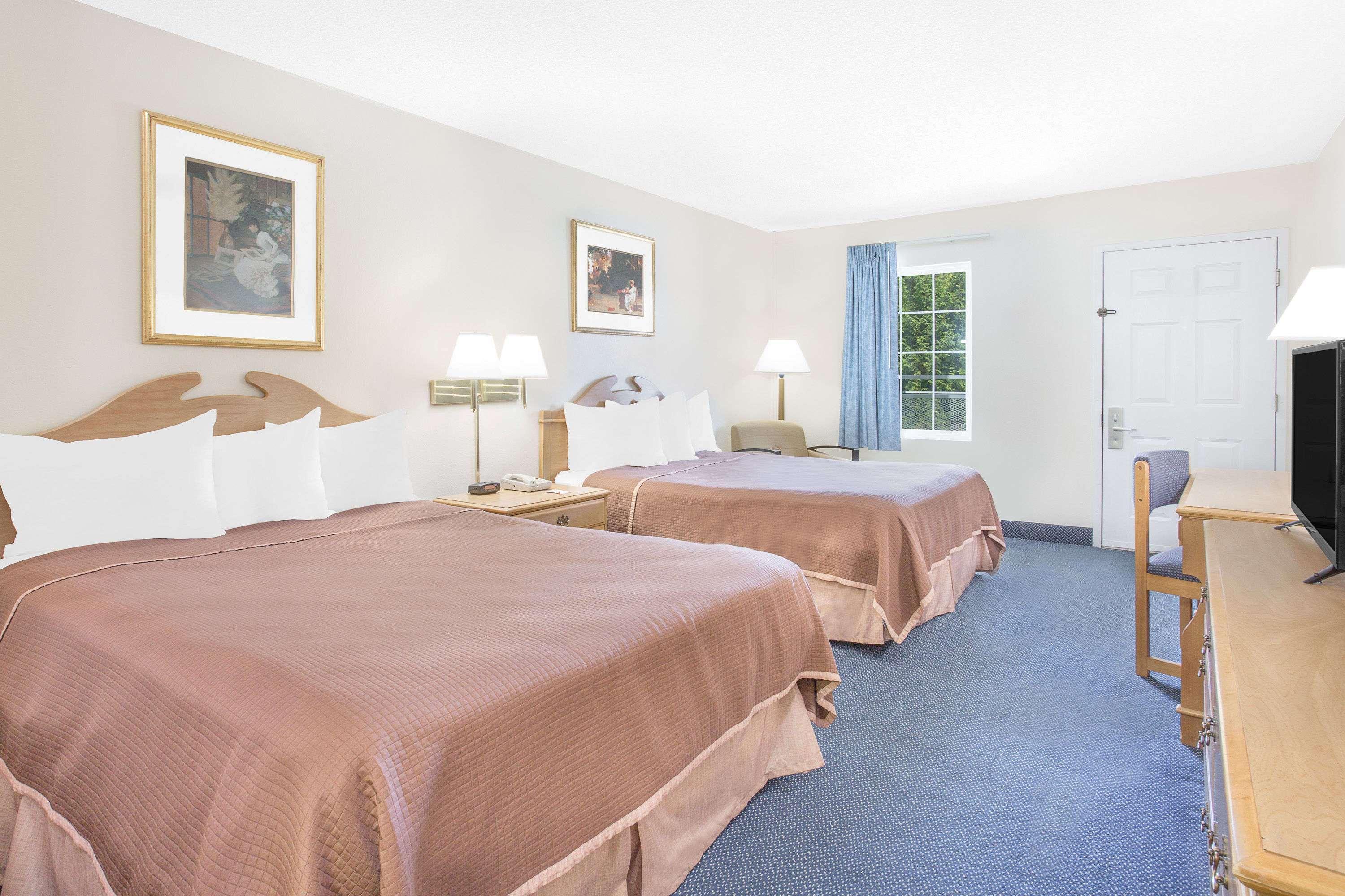 Howard Johnson By Wyndham Staunton Exterior foto